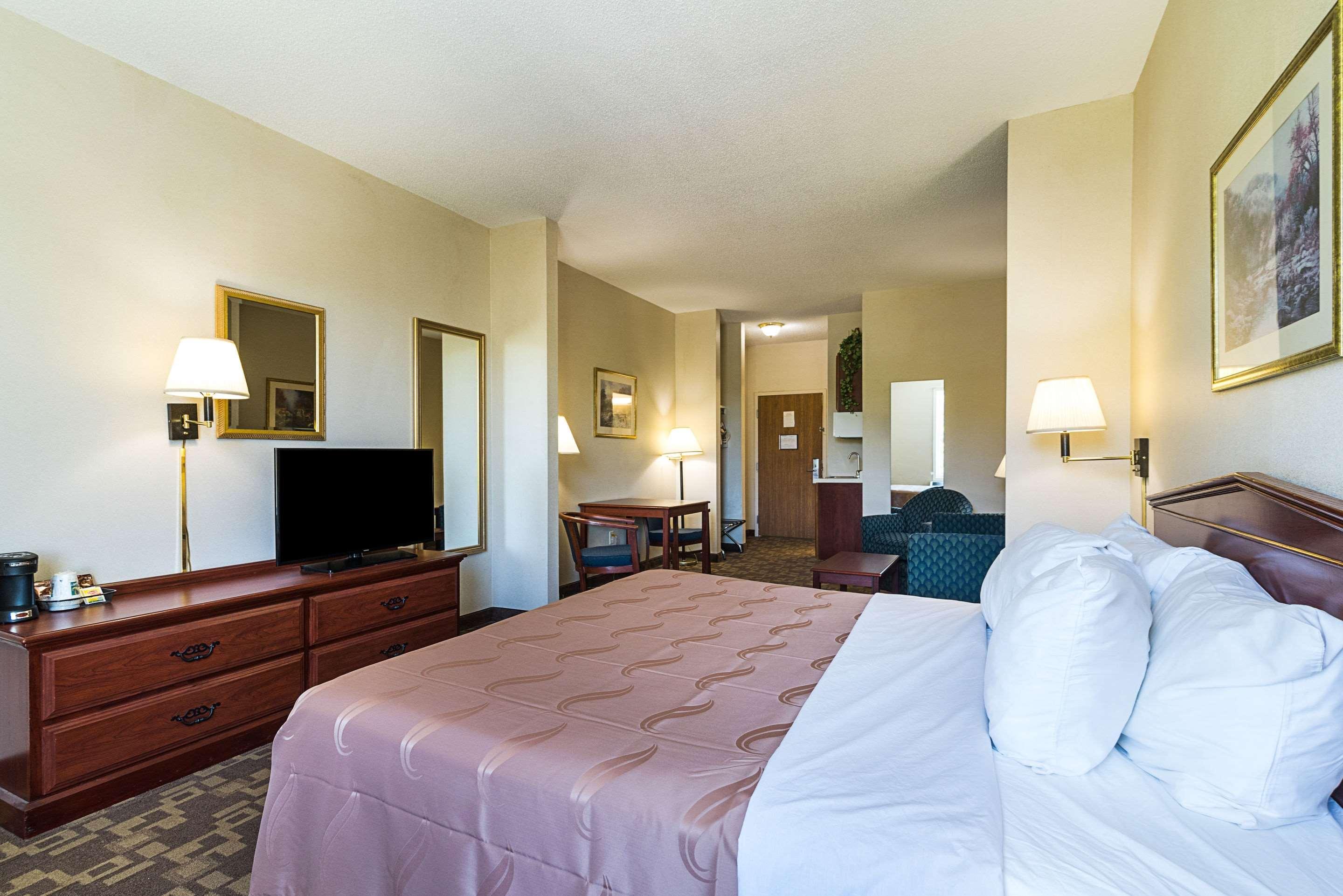 Quality Inn & Suites Schoharie Near Howe Caverns Exterior photo