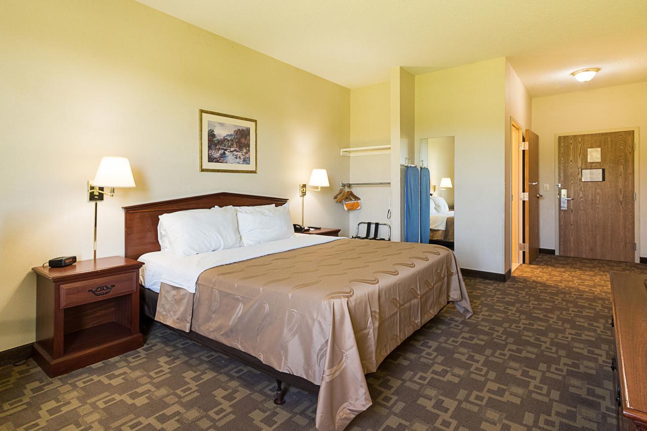 Quality Inn & Suites Schoharie Near Howe Caverns Exterior photo